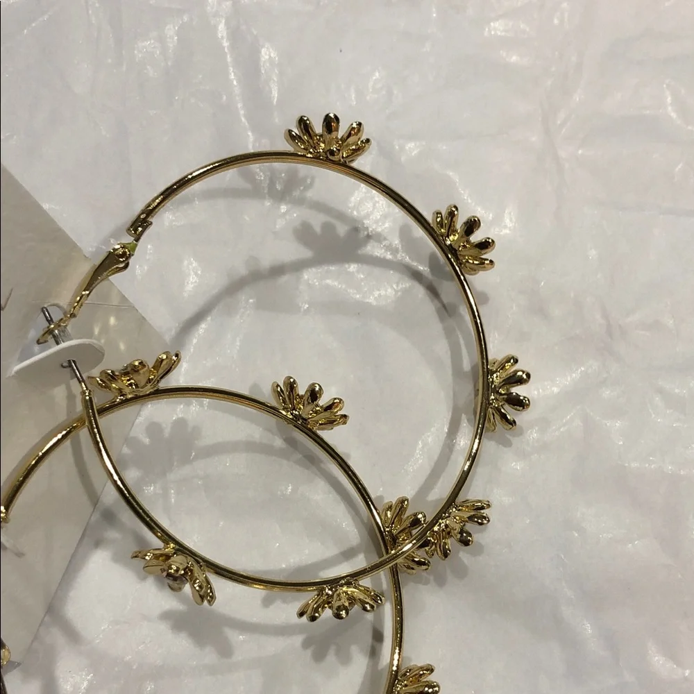 Jessica‎ Simpson cubic zirconia studded flower gold plated hoop earrings new